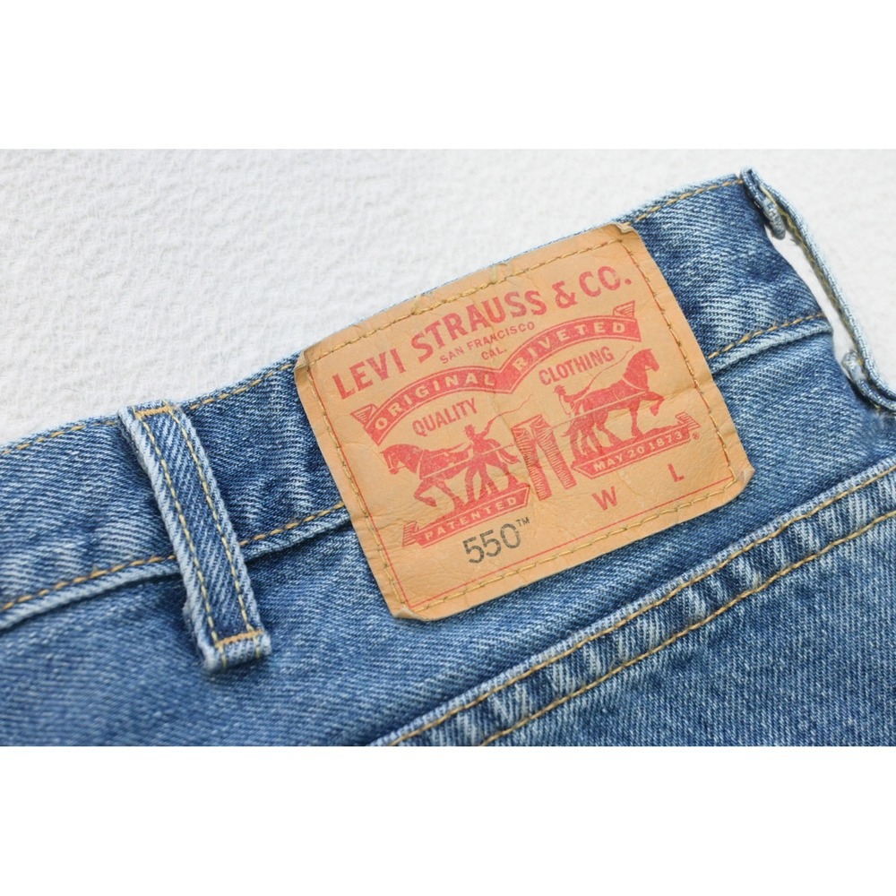 Levi's 550 Relaxed Fit Jeans Mens 46x32 Blue Tapered Leg Denim Excellent